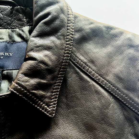 Burberry London Women’s Black 100% Italian Buffalo Leather Button-Up Vest Sz 6 - Picture 14 of 16